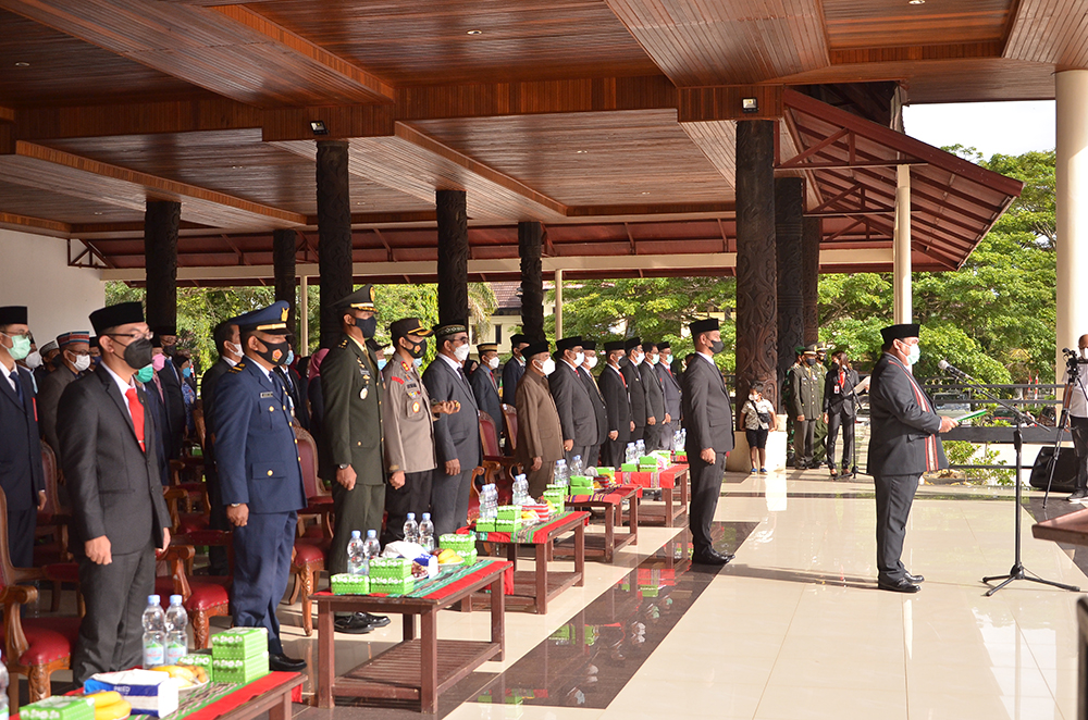 Bupati Menjadi Irup Hari Pahlawan , Ajak Bersatu Perangi Covid-19